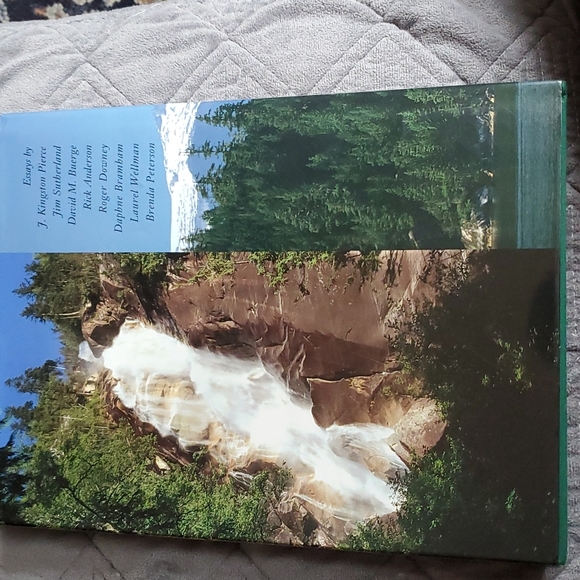 Cascadia. Seattle and Vancouver BC Coffee Table book - Picture 8 of 11